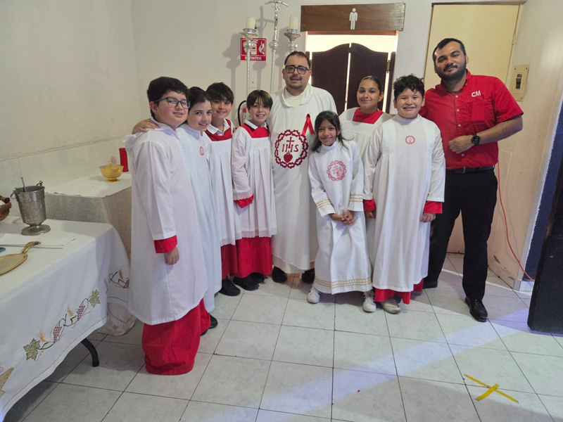 Servidores al Altar